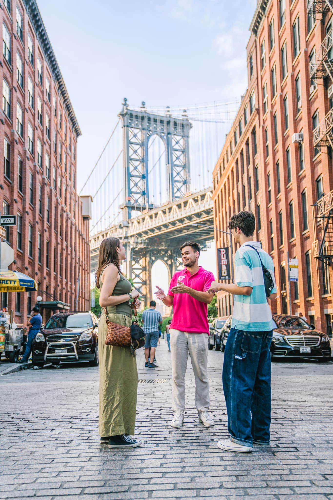 https://a.storyblok.com/f/286728423687045/1365x2048/0a78946f3c/nyc_dumbo.jpg