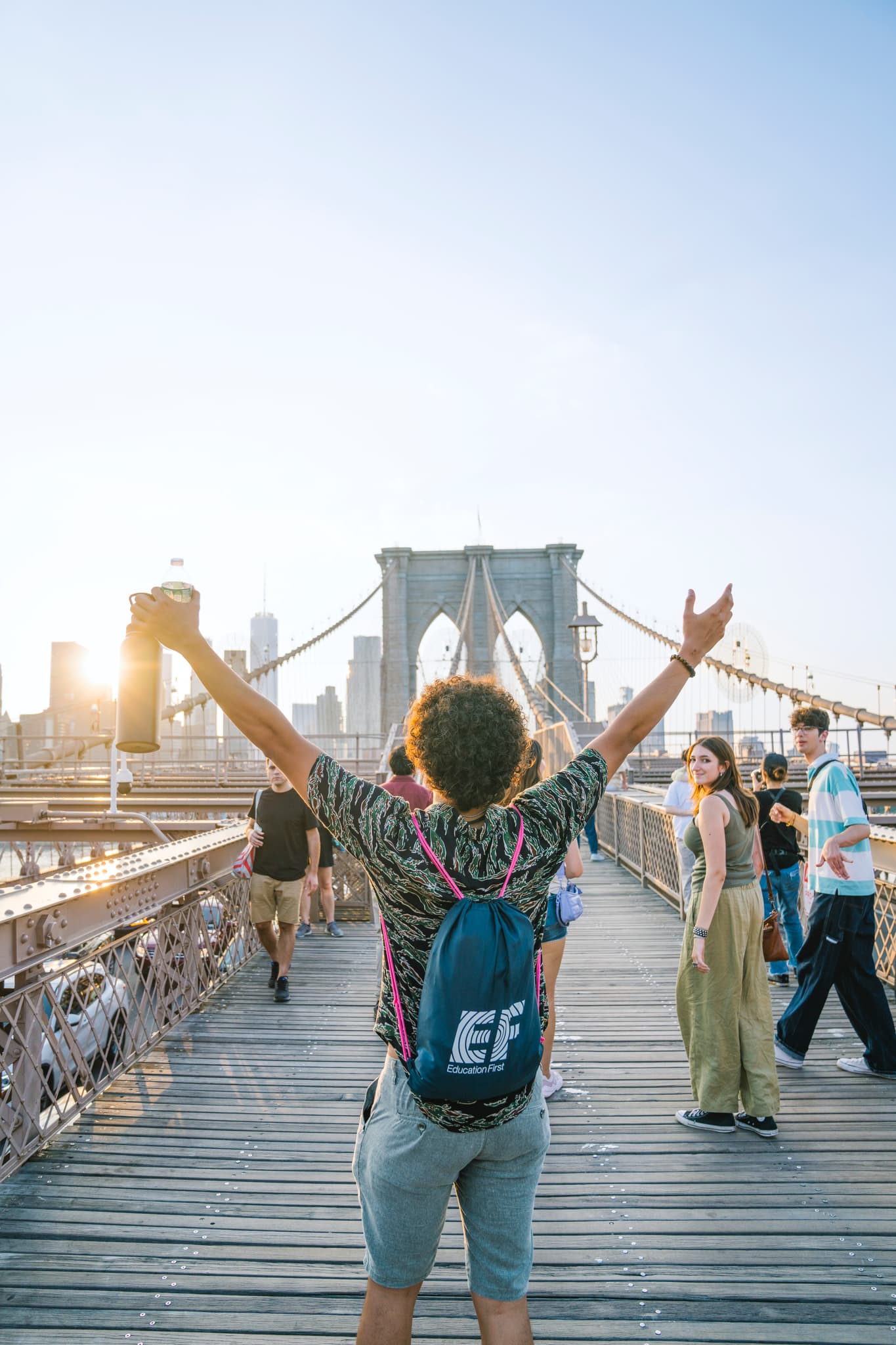 https://a.storyblok.com/f/286728423687045/1365x2048/8f95af7cc5/nyc_brooklyn-bridge.jpg