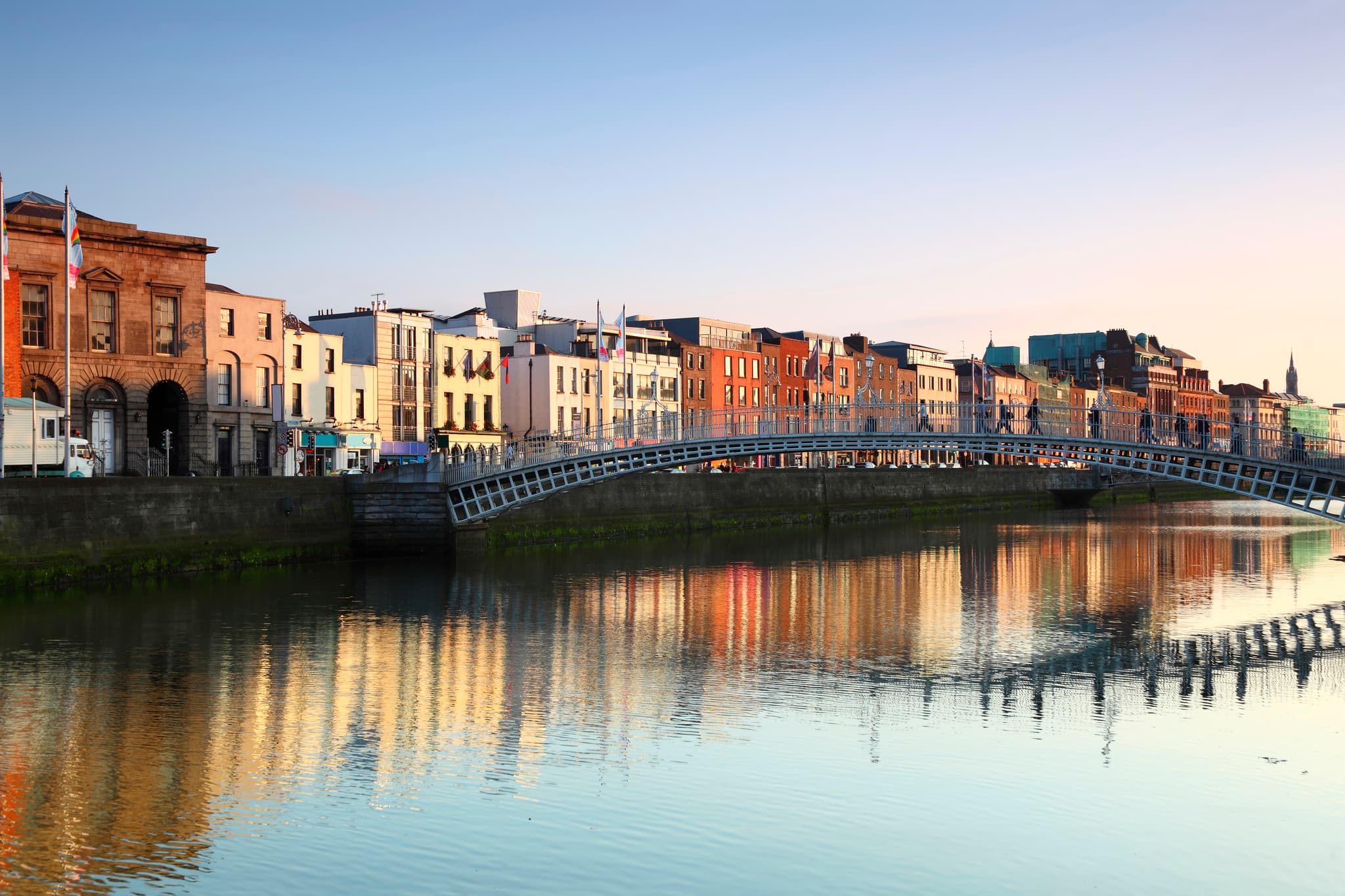 https://a.storyblok.com/f/286728423687045/2048x1365/6f0f347bb5/dcu_dublin_city.jpg