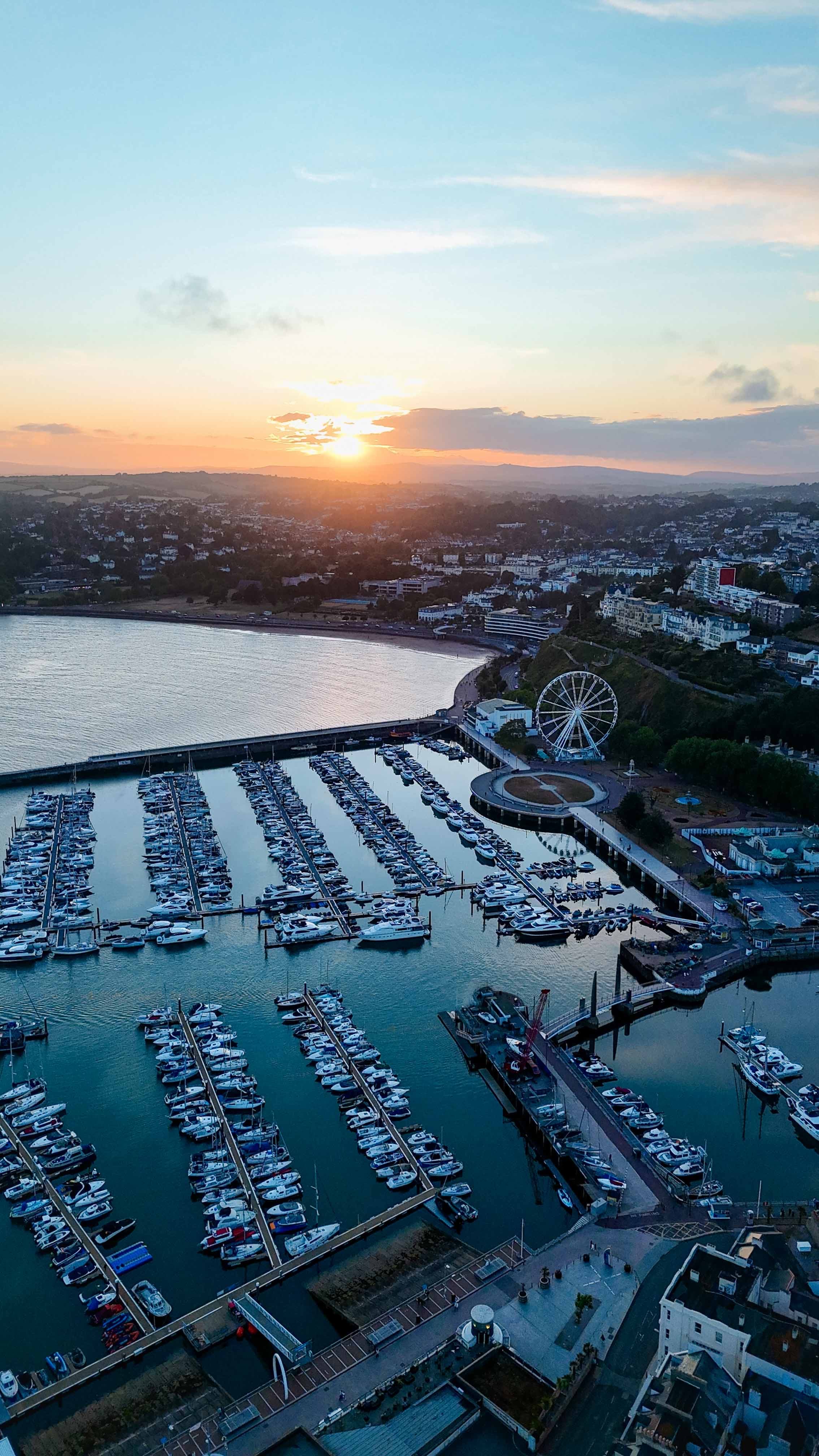 https://a.storyblok.com/f/286728423687045/2268x4032/73098bfc9d/tor_city_harbor_drone3.jpg