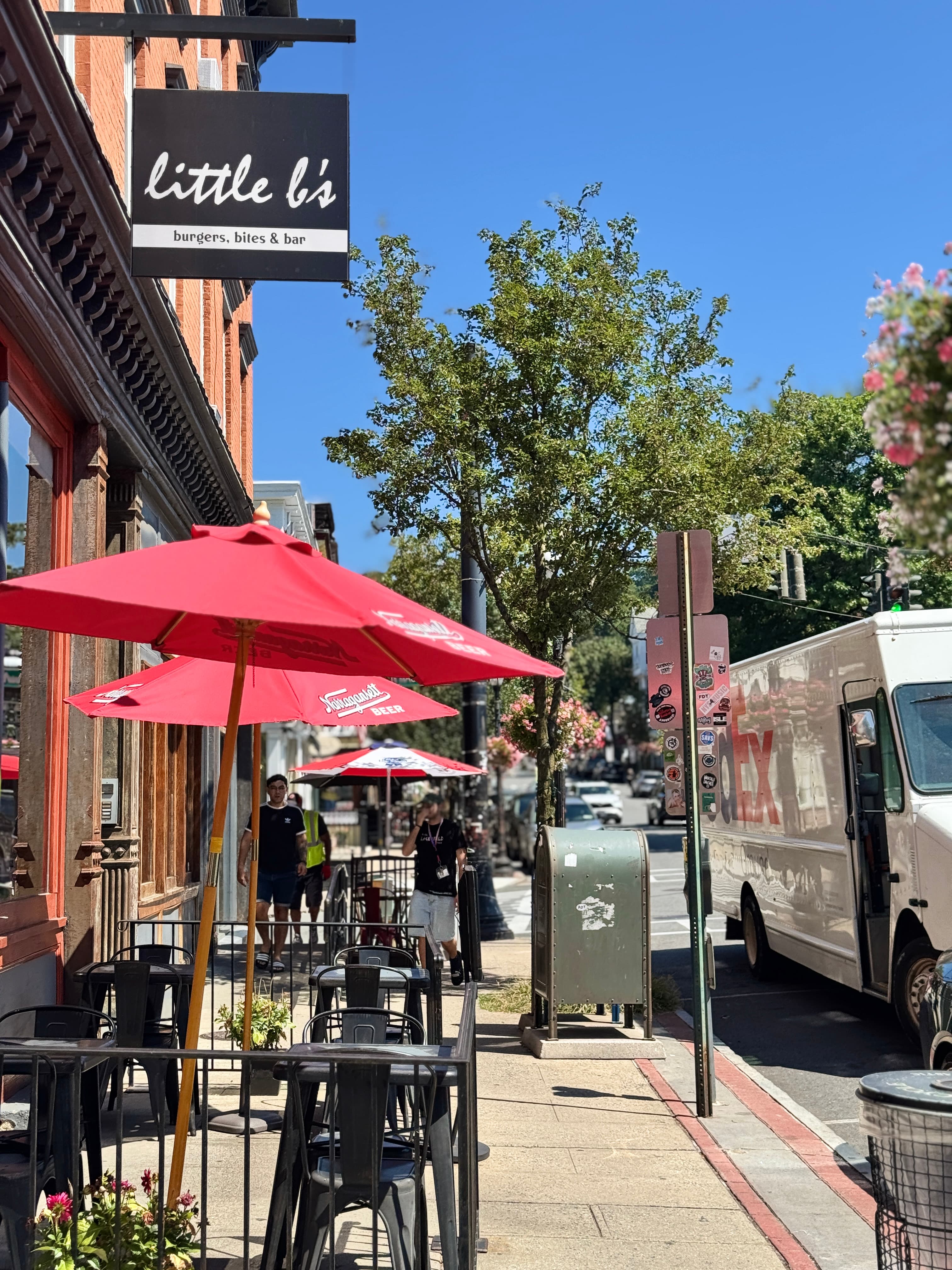 https://a.storyblok.com/f/286728423687045/3024x4032/b0b2c8f1f3/nyc_tarrytown.jpg