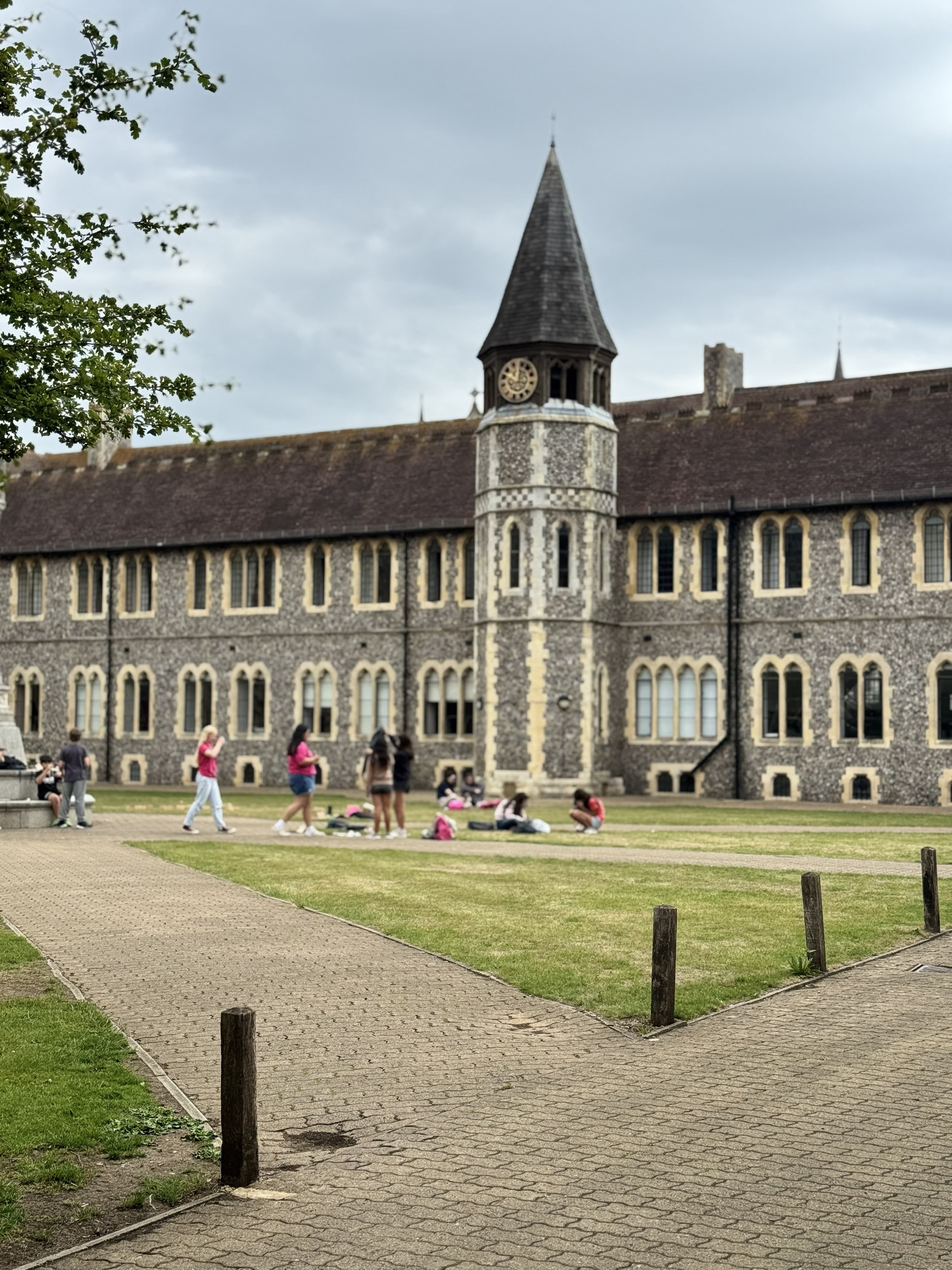 https://a.storyblok.com/f/286728423687045/3024x4032/c29fcd4b71/brj_courtyard.jpg