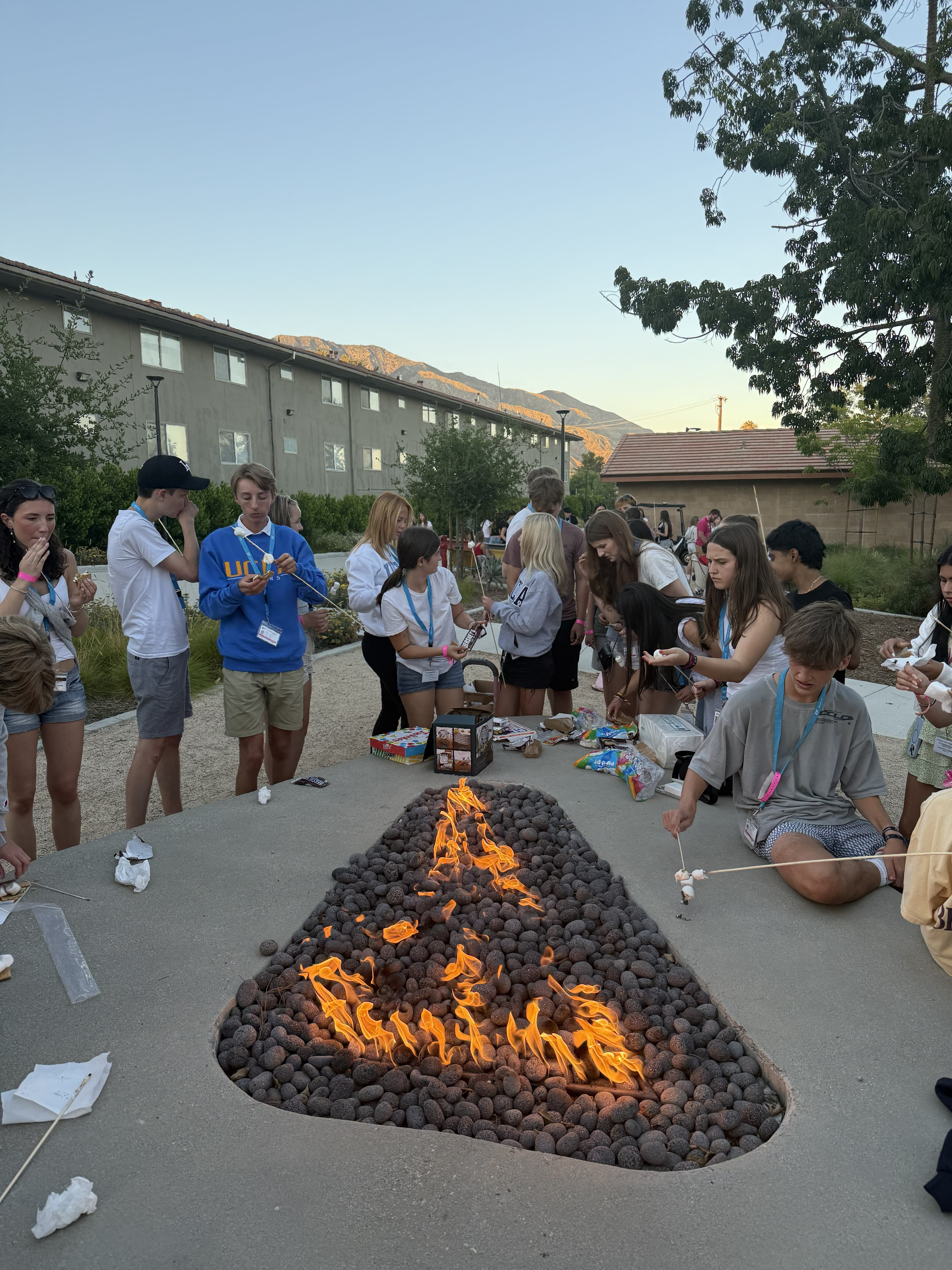 https://a.storyblok.com/f/286728423687045/4284x5712/e35a89db03/lax-bonfire.jpg