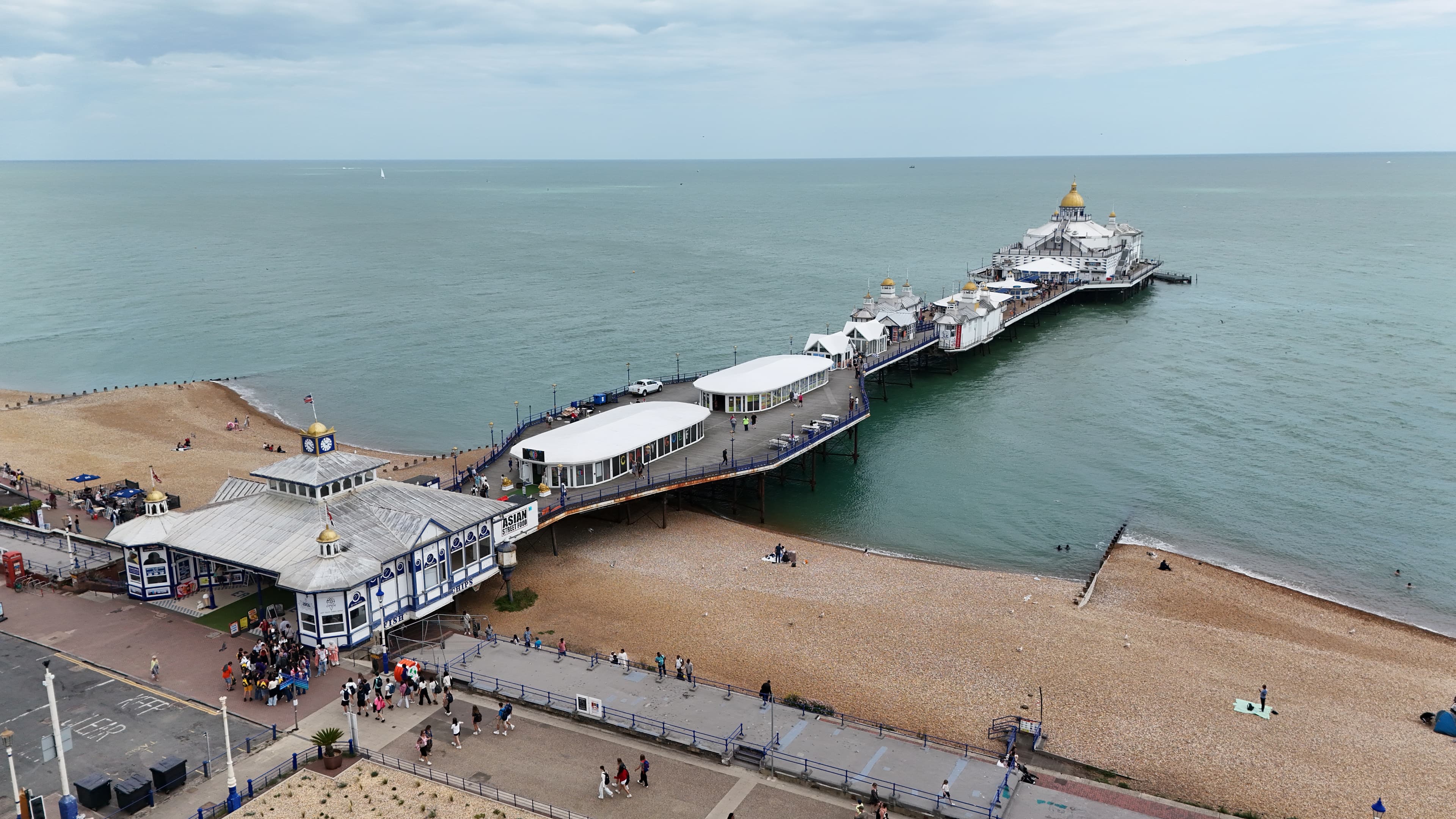 https://a.storyblok.com/f/286728423687045/8064x4536/e1156d8f78/eas_pier_drone.jpg