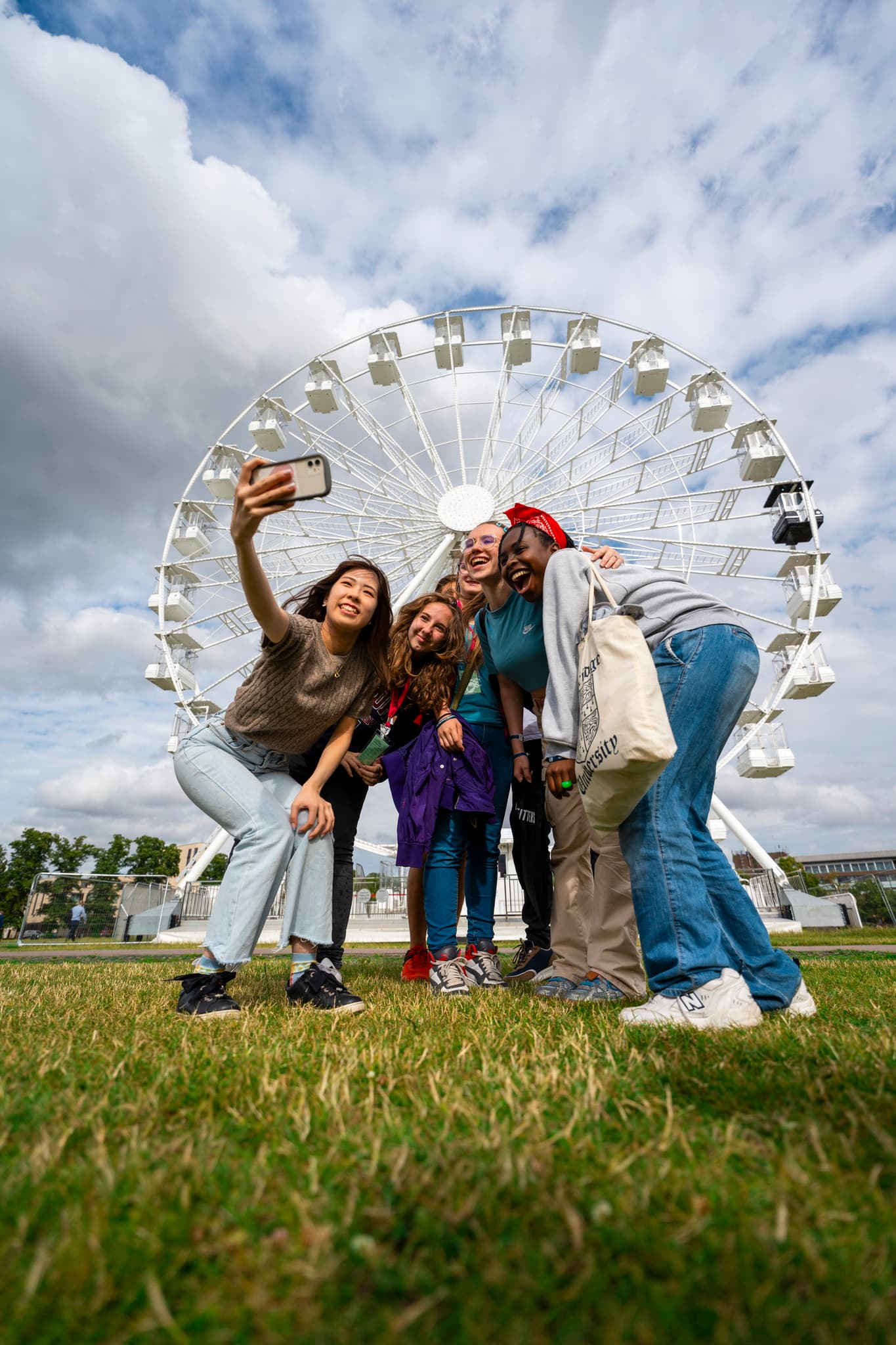 https://a.storyblok.com/f/286728423687045/1365x2048/c61989ae34/cac_ferriswheel.jpg