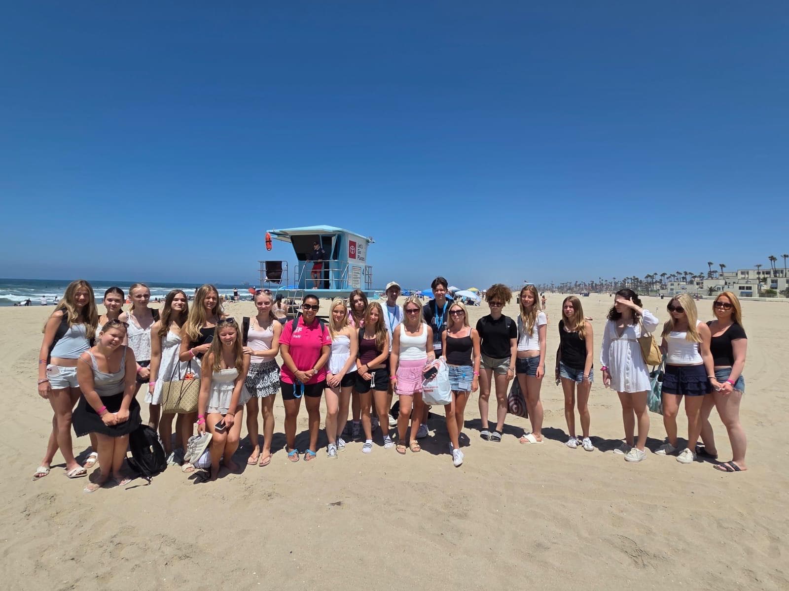 https://a.storyblok.com/f/286728423687045/1600x1200/3292ca56fb/lax-beach-5.jpg
